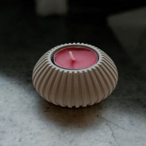 Küünlaalus reljeefse mustriga